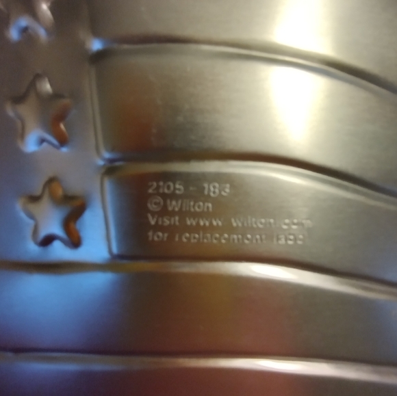 2/$10 Never been used Wilton Stars & Stripes cake pan - US Flag - patriotic - Picture 3 of 3